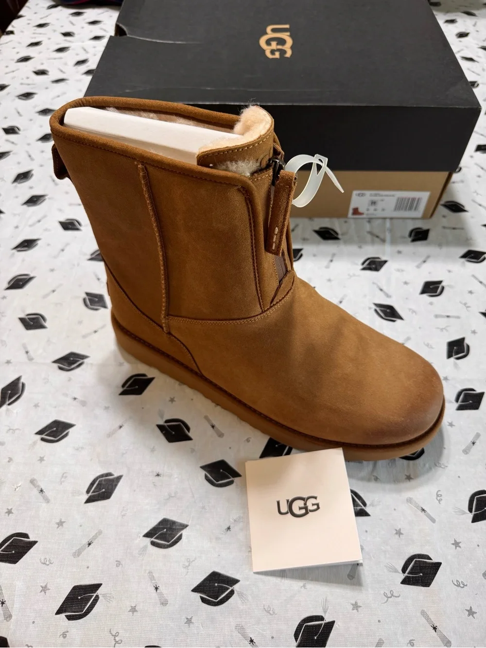 UGG Men's Short Classic Short Front Zip RIGHT BOOT ONLY- Beige